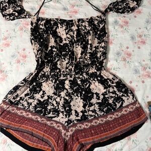 Angie Floral Black and Cream Jumpsuit,‎ size M